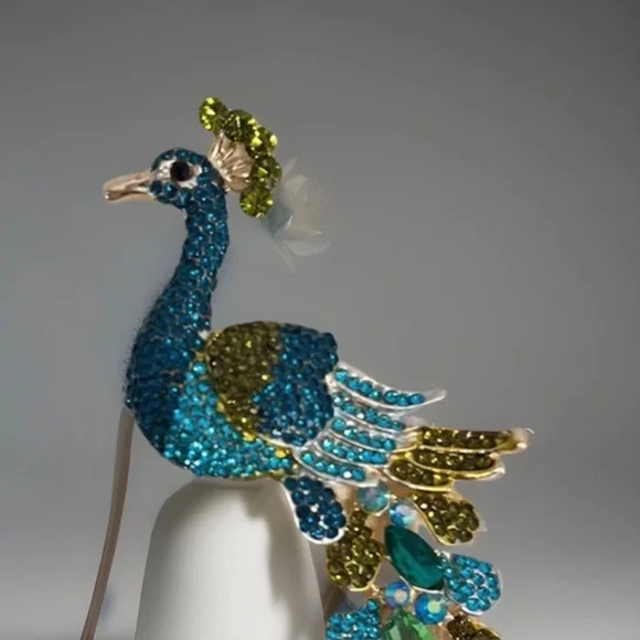 Piper K Vibrant Peacock Brooch with Blue and Green Accents - Picture 3 of 4